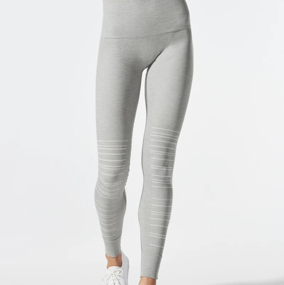 NWT BLANQI Sportsupport Hipster Cuffed Leggings